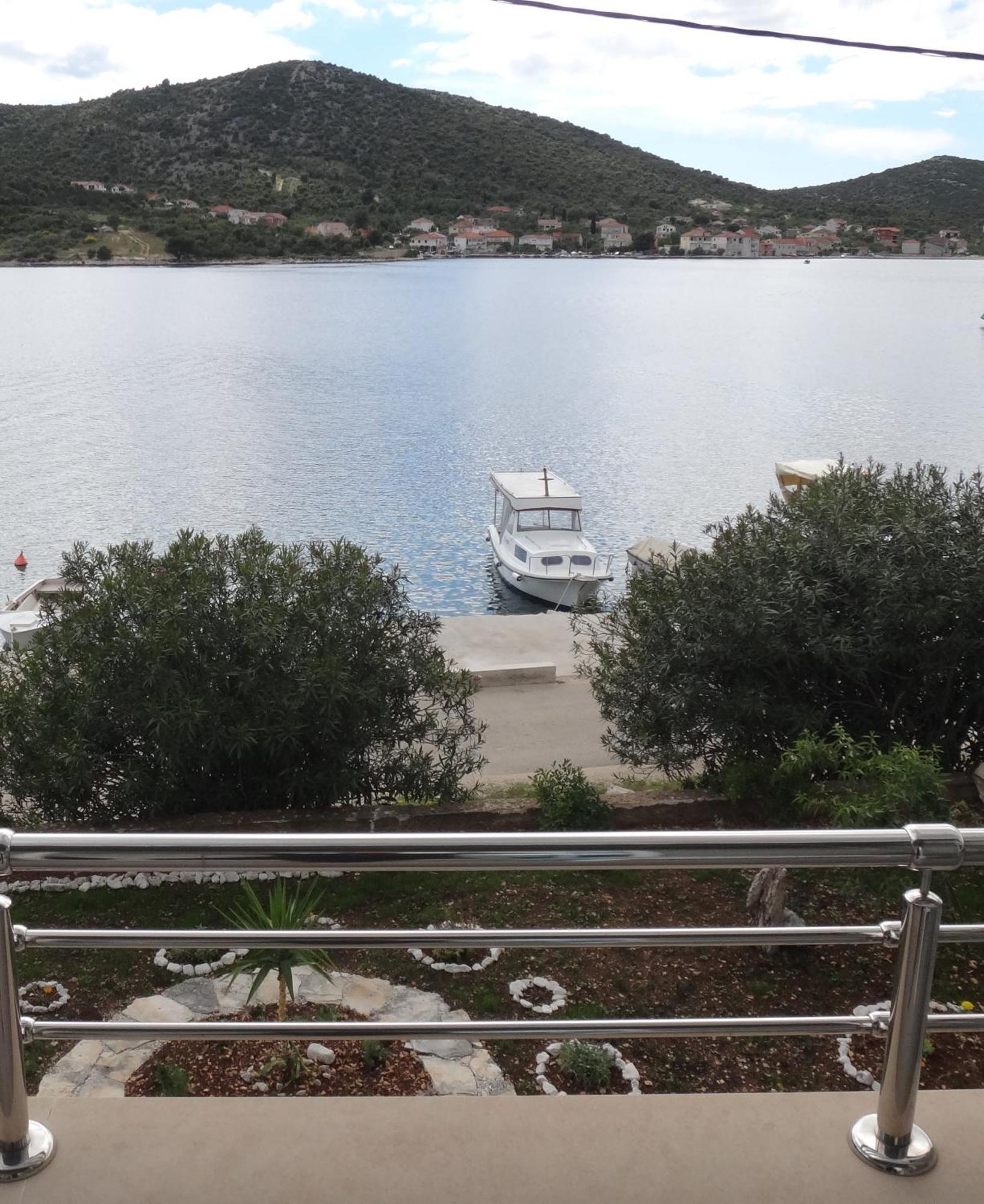 Apartments Selina Vinišće الغرفة الصورة
