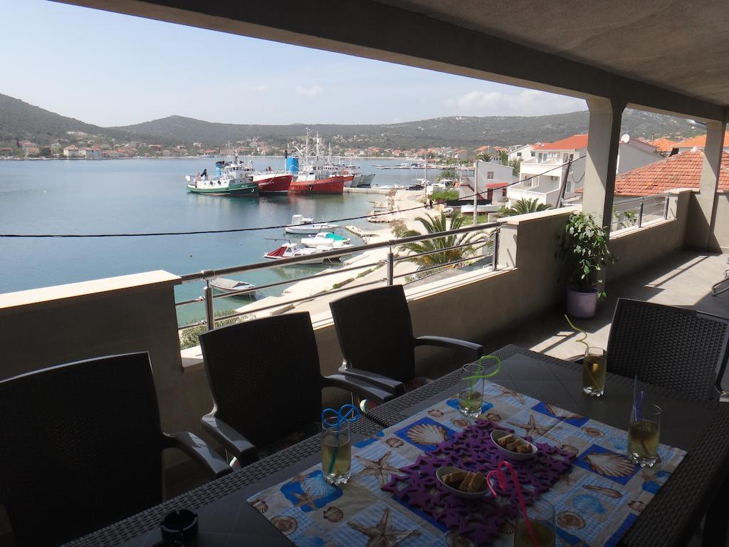 Apartments Selina Vinišće الغرفة الصورة