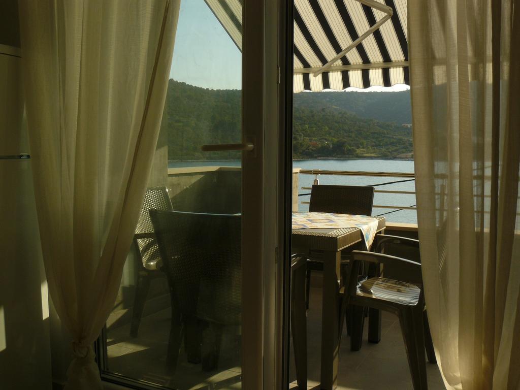 Apartments Selina Vinišće الغرفة الصورة