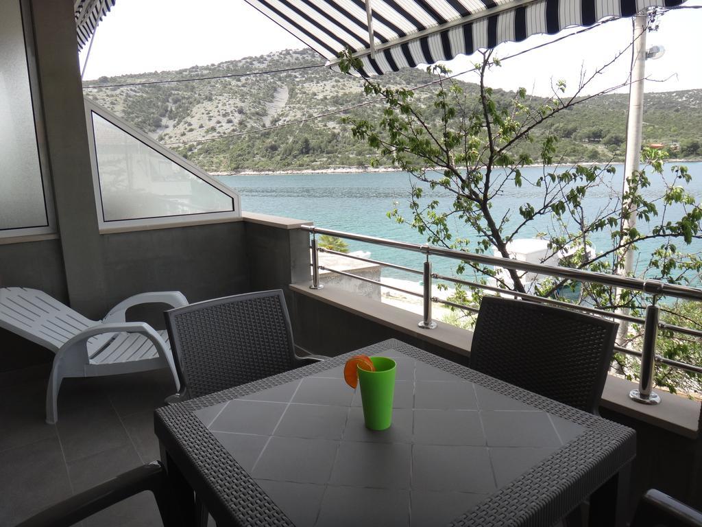 Apartments Selina Vinišće الغرفة الصورة